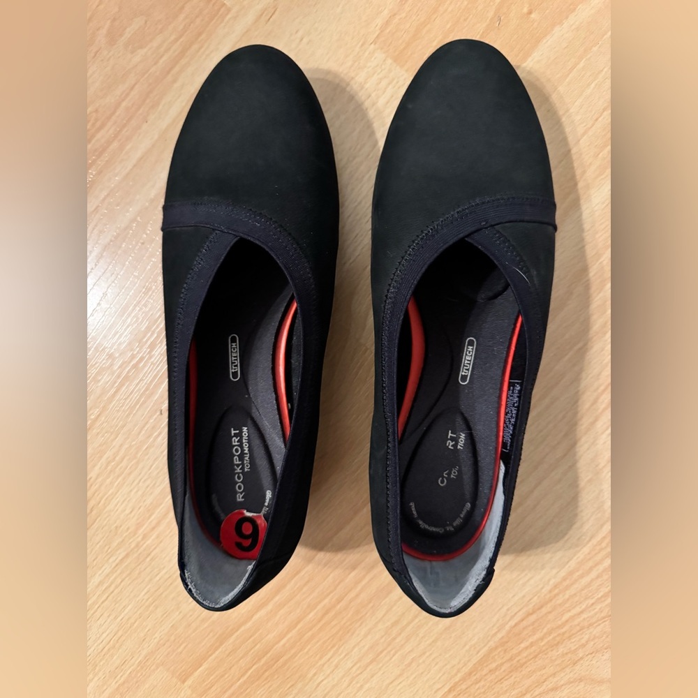 Rockport Black Slip-On Total Motion Women's Size 6 in good condition